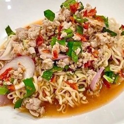 ยำมาม่า หมูสับ