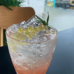 Lychee Italian Soda ลิ้นจี่โซดา