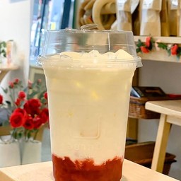 นมสดสตรอเบอร์รี่ (แก้ว)