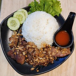 ข้าวหมูกระเทียม