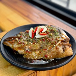 หัวปลาแซลมอนต้มยำ