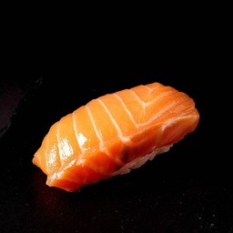 SALMON SASHIMI