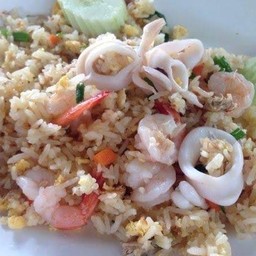 ข้าวผัดทะเลรวม