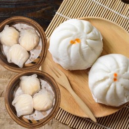 เปาหมูสับโกเปี๊ยก 2 ลูก + ฮะเก๋ากุ้ง ชุ่มฉ่ำ