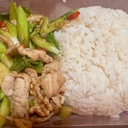 ข้าวคะน้าหมูชิ้น