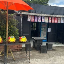 ร้านอาหาร บ้านดำ ขนมจีน & กะเพรา @แม่โจ้