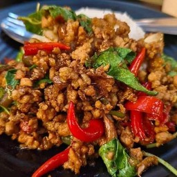 กะเพราเนื้อสับ+ข้าวสวย