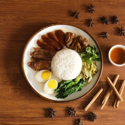 ข้าวขาหมู+ไส้พะโล้