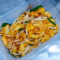 มักกะโรนีผัดไทยไข่