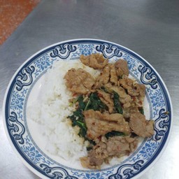 กะเพราหมูชิ้น