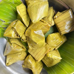 ขนมเทียนแป้งข้าวเหนียวดำไส้เค็ม