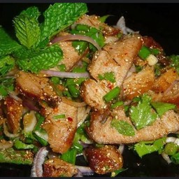 หมูน้ำตก