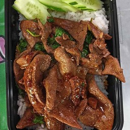 ข้าวกระเพราตับหมู
