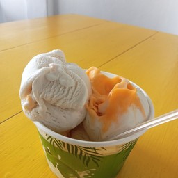 ไอติมไข่แข็ง กะทิมหาชัย