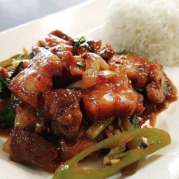 ผัดน้ำพริกเผาราดข้าว