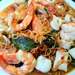 ผัดกระเพรามาม่าทะเล