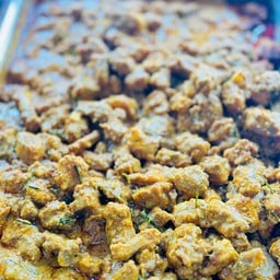 กระดูกหมูผัดพริกแกง {กับข้าว) พริกแกงชุมพร