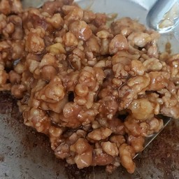 ข้าวกระเทียมพริกไทยหมูสับผัดแห้ง