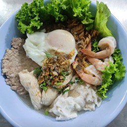 เตี๋ยวไข่ ข้่าวไก่อบ