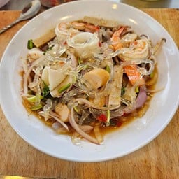 ยำเส้นแก้วรวมมิตร