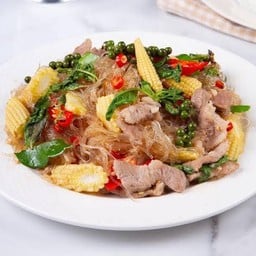 ผัดฉ่าวุ้นเส้น glass noodles with spicy thai herbs