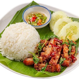 ข้าว กะเพราหมูสามชั้นทอด
