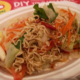 ยำมาม่า