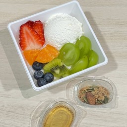 Mojumoju Greek Yogurt (ยังไม่ได้ปิดร้านนะคะ พอดีคุณตาเสีย)