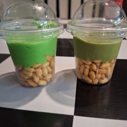 ยำแคร๊กเกอร์ราดนมเหนียว