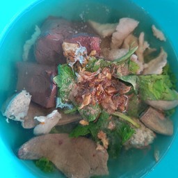 ต้มเลือดหมู น้ำซุปรสเด็ด