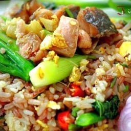 ข้าวผัดปลาเค็ม