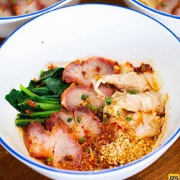 ชายสี่บะหมี่เกี๊ยว (น้องปัณณ์)