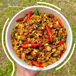 คั่วกลิ้งหมู (ใต้แท้) เป็นกับ