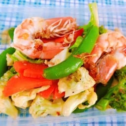 ผัดผักรวมกุ้้งสด