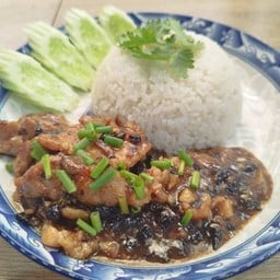 อกไก่ผัดเต้าซี่น้ำมันงา