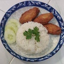 ข้าวปีกไก่ทอด