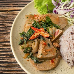 ข้าวกระเพราหมูยอเจ