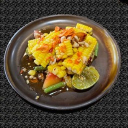 ตำข้าวโพด som tum with corn salad