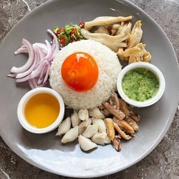 ข้าวขยำปูใส่กากหมู