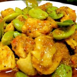 เครื่องแกงไก่ ผัดสะตอ ราดข้าว