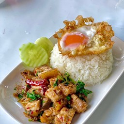 ข้าวกะเพราหมูกรอบ