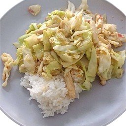 (ราดข้าว) ผัดกะหล่ำปลี 200 กรัม+เห็ด 100 กรัม+เต้าหู้ขาวหลอดครึ่งหลอด (มังสวิรัติ วีแกน)