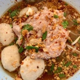 ก๋วยเตี๋ยวหมูต้มยำ