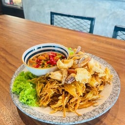 ส้มตำทะเลทอด