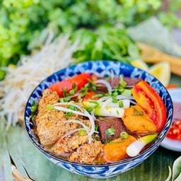 ขนมจีนน้ำเงี้ยว