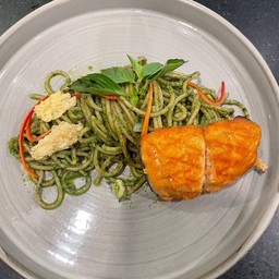 สปาเกตตี้เพสโตแซลมอน