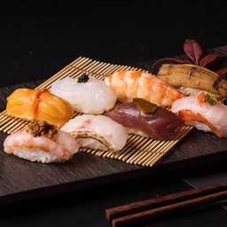 OMAKASE SUSHI SET