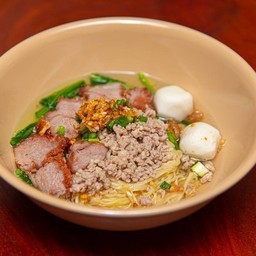 บะหมี่หมูกรอบ