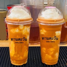 มะพร้าวน้ำหอมชาไทยปั่น(มีเนื้อมะพร้าวอ่อน)