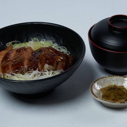 ข้าวหน้าไ่ก่ย่างซีอิ๊ว